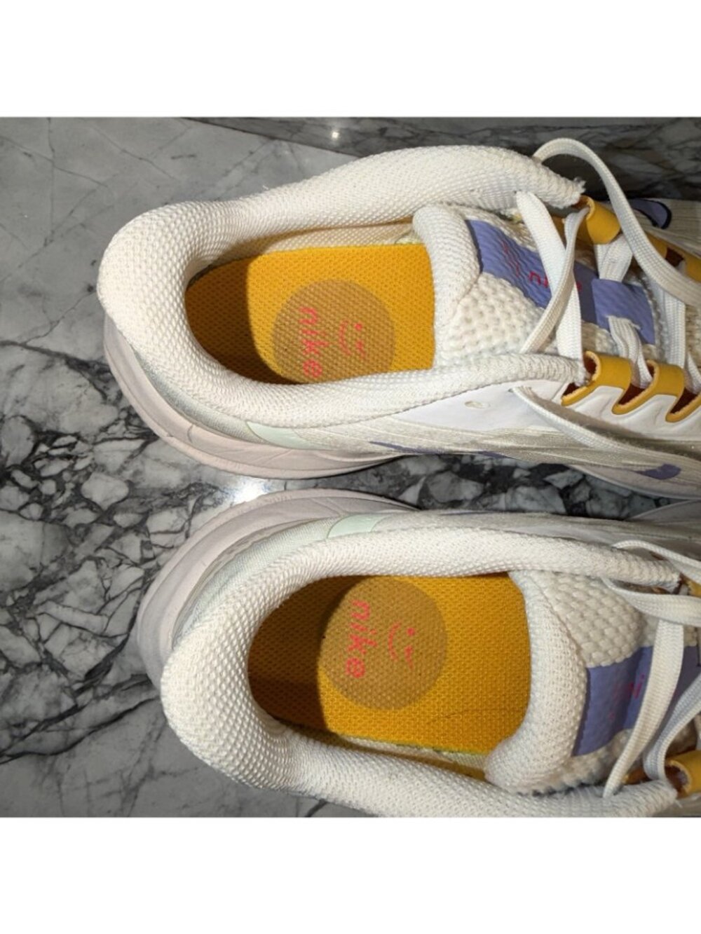Nike Women's 7.5 Air Winflo 9 Running Shoes Sneaker Size DR8802-100 - Picture 2 of 7